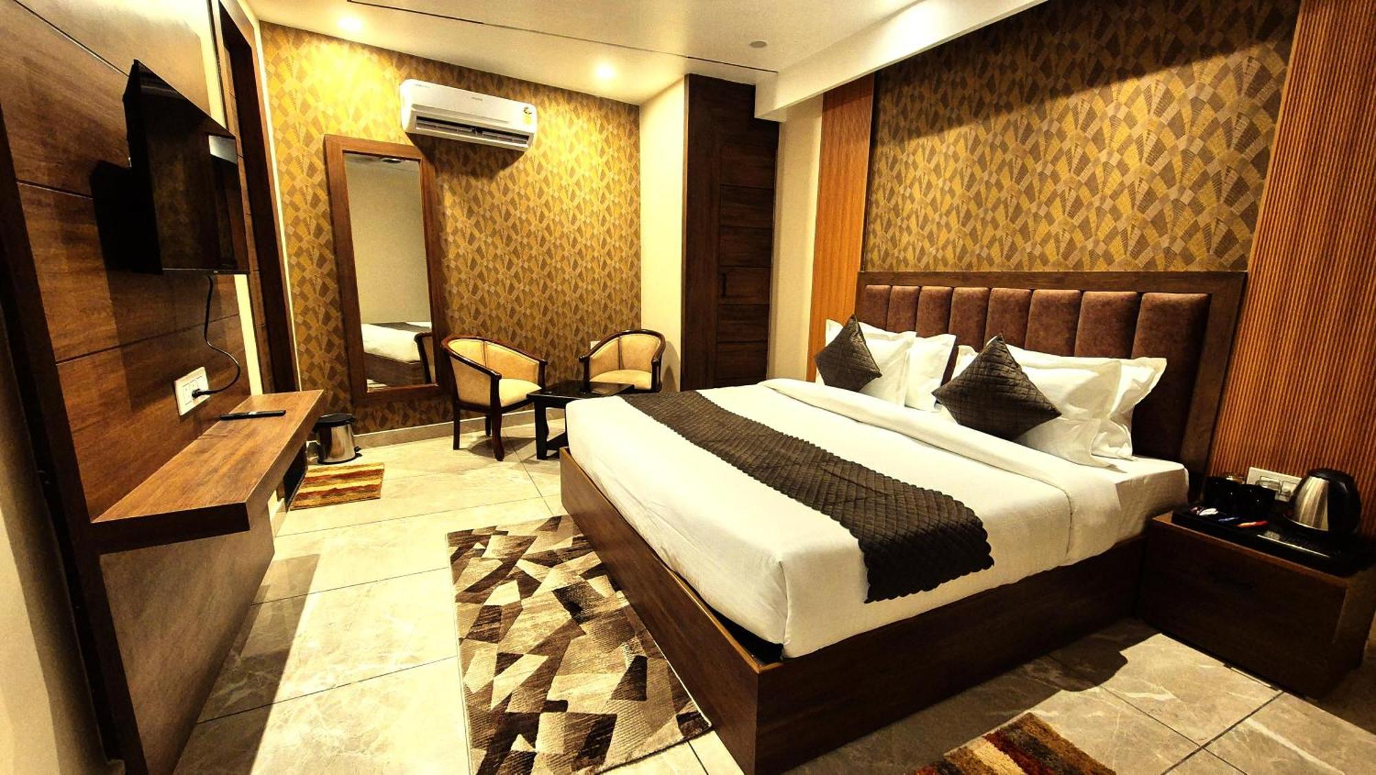 Hotel Hari Dhara, 100 Meters From Har-Ki-Pauri ハリドワール エクステリア 写真
